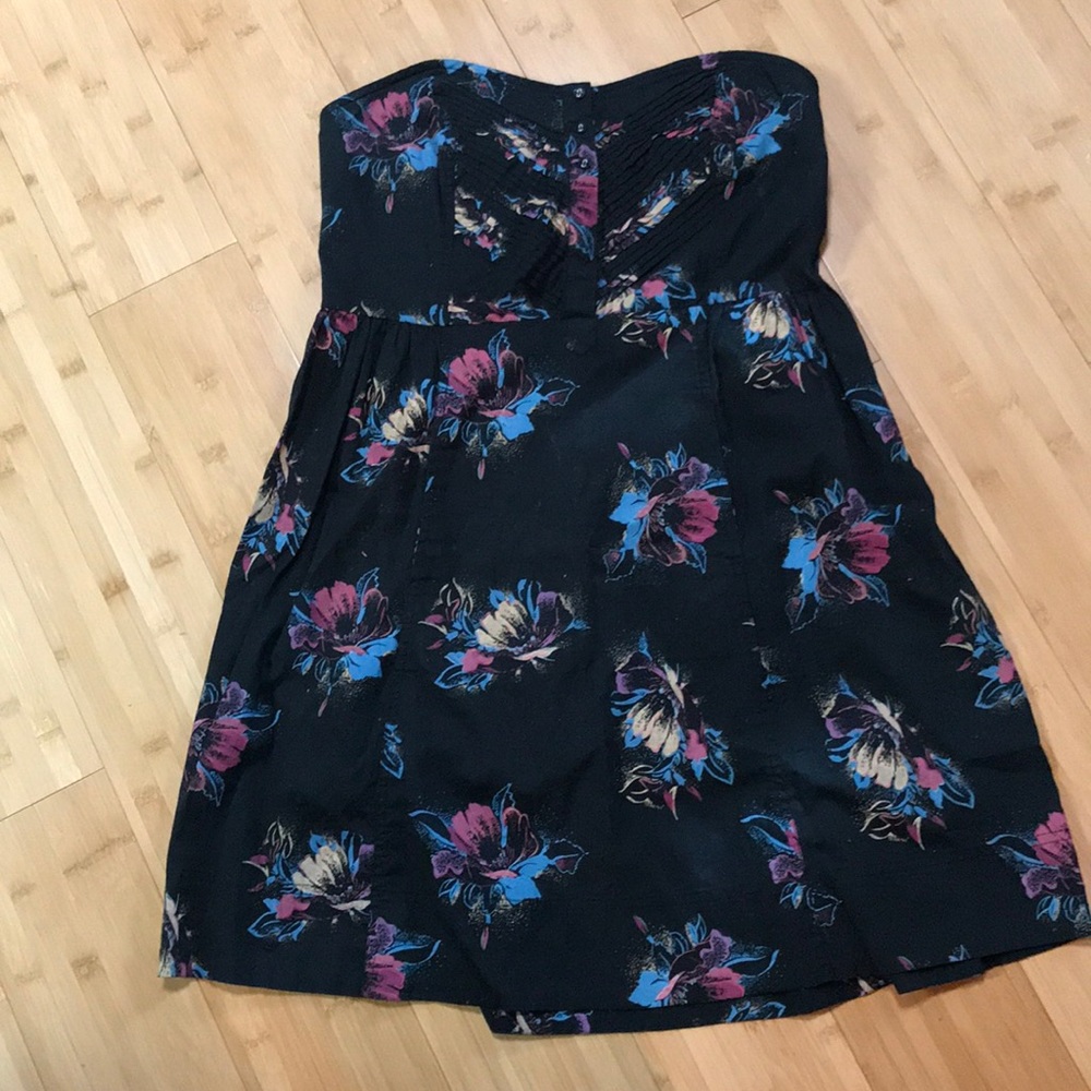 Kimchi Blue strapless sweetheart neckline dress